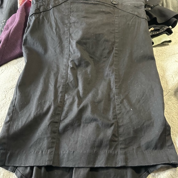 Pleated, fun detail pencil skirt with flare - Picture 6 of 6